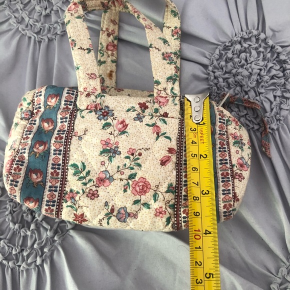 Verá Bradley - Picture 3 of 8